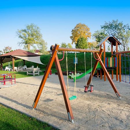Arenda Apartamenty&Domki Caloroczne Sierakow  Dış mekan fotoğraf
